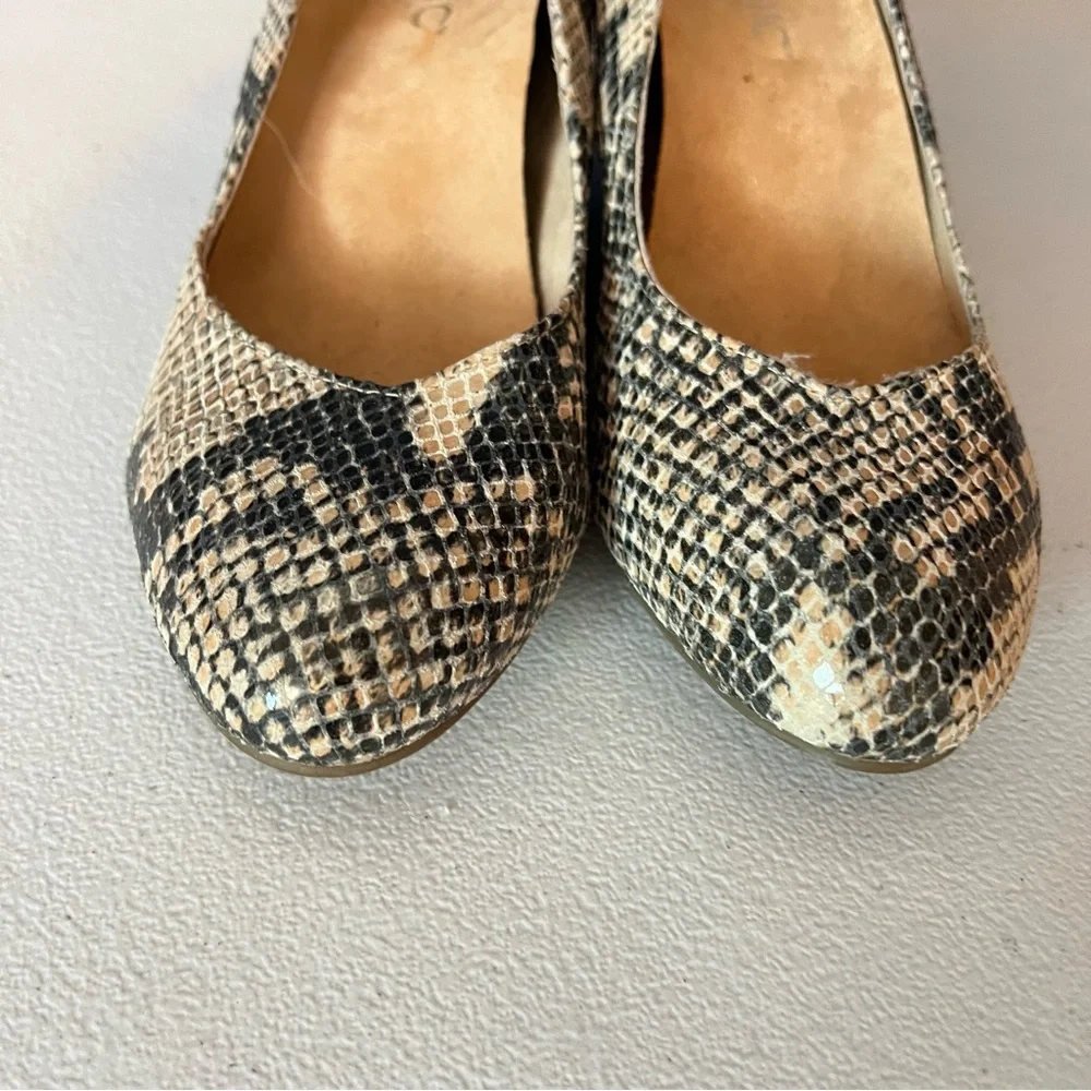 Women's Snakeskin-Print Wedge Pumps in Beige and Black